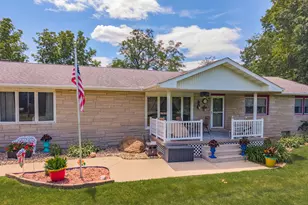 1604 6 Points Rd, Bloomington, IL 61701 - Photo 4