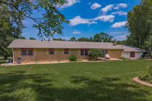 1604 6 Points Rd, Bloomington, IL 61701 - Photo 34