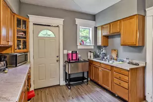 1121 Preston St, Rockford, IL 61102 - Photo 10