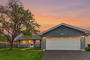 4595 Zeppelin Dr, Hanover Park, IL 60133 - Photo 2