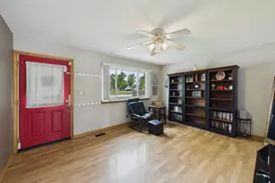 4595 Zeppelin Dr, Hanover Park, IL 60133 - Photo 4