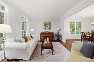 1 Fernwood Ct, Algonquin, IL 60102 - Photo 4