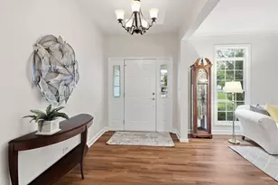1 Fernwood Ct, Algonquin, IL 60102 - Photo 2