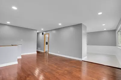 501 Lafayette Lane, Hoffman Estates, IL 60169 - Photo 12