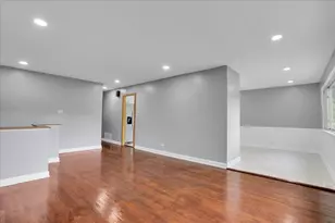 501 Lafayette Ln, Hoffman Estates, IL 60169 - Photo 12
