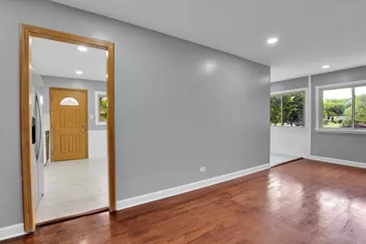 501 Lafayette Lane, Hoffman Estates, IL 60169 - Photo 10