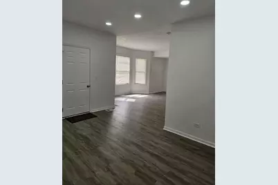 523 S McAlister Avenue, Waukegan, IL 60085 - Photo 4