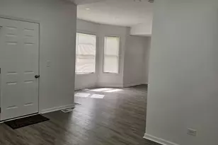 523 S McAlister Ave, Waukegan, IL 60085 - Photo 4