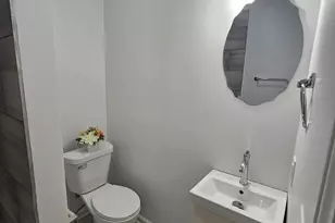 523 S McAlister Ave, Waukegan, IL 60085 - Photo 8
