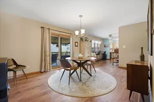 151 Manor Cir, Bloomington, IL 61701 - Photo 8
