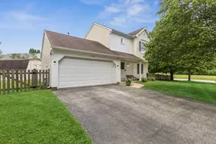 2352 Blue Spruce Ln, Aurora, IL 60502 - Photo 4