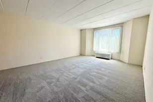 1 Renaissance Pl, Palatine, IL 60067 - Photo 8