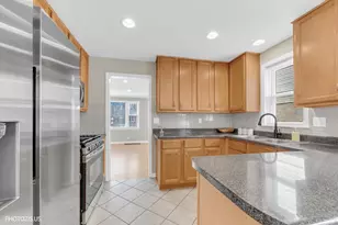 2112 Portsmouth Ave, Westchester, IL 60154 - Photo 10