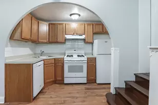 1525 W Estes Ave, Chicago, IL 60626 - Photo 4
