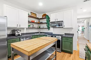 1637 W Granville Ave, Chicago, IL 60660 - Photo 10