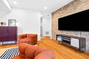 1637 W Granville Ave, Chicago, IL 60660 - Photo 8