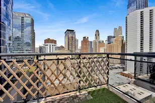 101 W Superior St, Chicago, IL 60654 - Photo 16