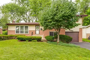 670 Indian Hill Rd, Deerfield, IL 60015 - Photo 2