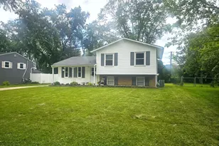 5S334 Stewart Dr, Naperville, IL 60563 - Photo 2