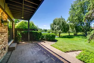 3875 S Mission Hills Rd, Northbrook, IL 60062 - Photo 8