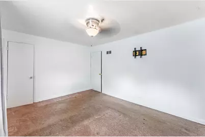 939 Bellwood Avenue, Bellwood, IL 60104 - Photo 14