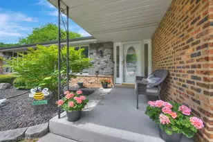 15306 Narcissus Ct, Orland Park, IL 60462 - Photo 4