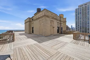 2000 N Lincoln Park W, Chicago, IL 60614 - Photo 24
