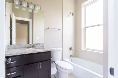 1525 W Addison Street #3, Chicago, IL 60613 - Photo 2