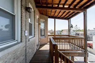 1525 W Addison St, Chicago, IL 60613 - Photo 28
