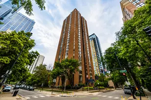 55 W Chestnut St, Chicago, IL 60610 - Photo 2