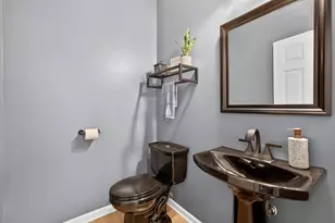 1051 W Sutton Ct, Palatine, IL 60067 - Photo 16