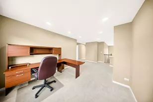 1249 Mallard Ln, Hoffman Estates, IL 60192 - Photo 10