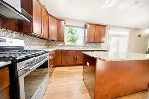 1249 Mallard Ln, Hoffman Estates, IL 60192 - Photo 4