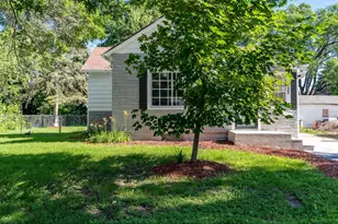 2807 Yonge St, Rockford, IL 61101 - Photo 2