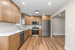 619 Dartmoor Dr, Crystal Lake, IL 60014 - Photo 12