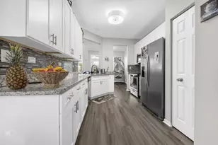 2171 Lake Ridge Dr, Glendale Heights, IL 60139 - Photo 2
