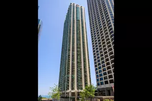 195 N Harbor Dr, Chicago, IL 60601 - Photo 2