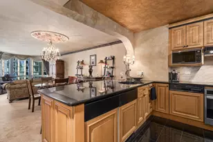 195 N Harbor Dr, Chicago, IL 60601 - Photo 4