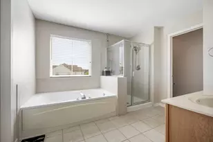 668 Acadia Cir, Crystal Lake, IL 60014 - Photo 10