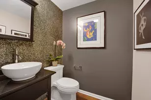 1727 W Peterson Ave, Chicago, IL 60660 - Photo 16