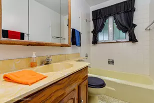8807 Beechnut Rd, Hickory Hills, IL 60457 - Photo 22