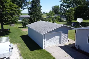 625 W Blue St, Sheldon, IL 60966 - Photo 6