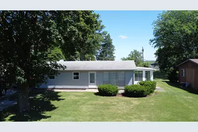 625 W Blue Street, Sheldon, IL 60966 - Photo 1