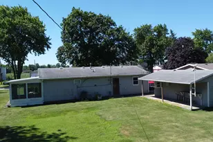625 W Blue St, Sheldon, IL 60966 - Photo 4