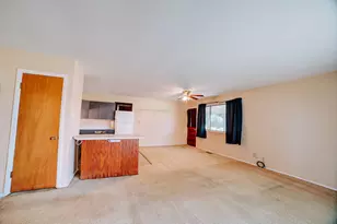 625 W Blue St, Sheldon, IL 60966 - Photo 8