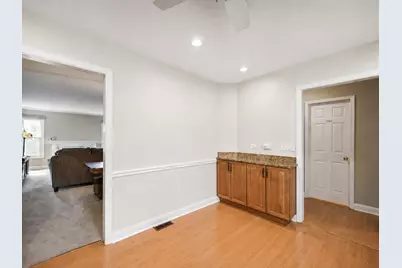 1150 Oakview Drive, Wheaton, IL 60187 - Photo 8