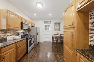 5725 N Artesian Ave, Chicago, IL 60659 - Photo 14