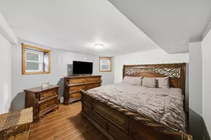 5725 N Artesian Ave, Chicago, IL 60659 - Photo 22