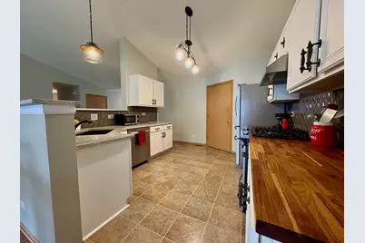 3150 Montrose Drive, Lake in the Hills, IL 60156 - Photo 8