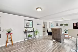 769 Parker Ave, Aurora, IL 60505 - Photo 14